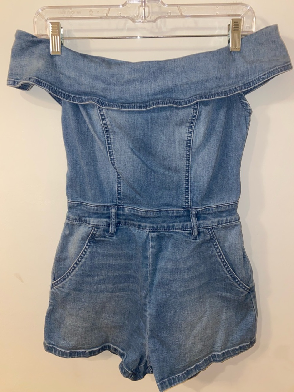 bebe Light Blue Off-Shoulder Denim Romper Size 25 - Picture 2 of 9